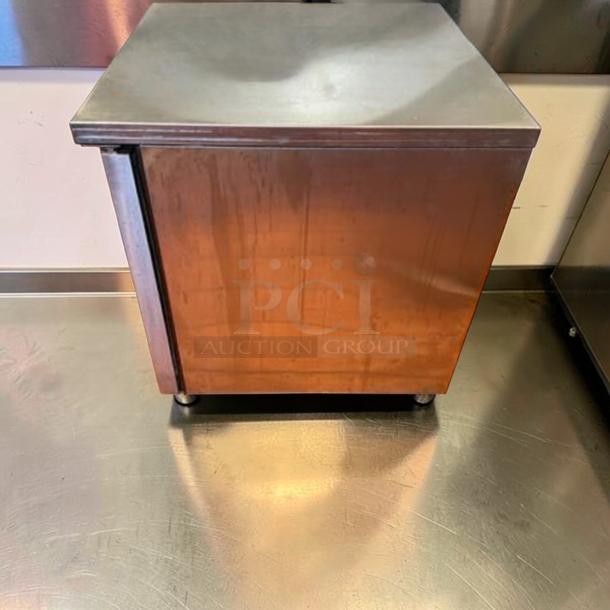 Elite condition True TUC-48-HC undercounter refrigerator, 48" stainless steel worktop, fully tested, operational.