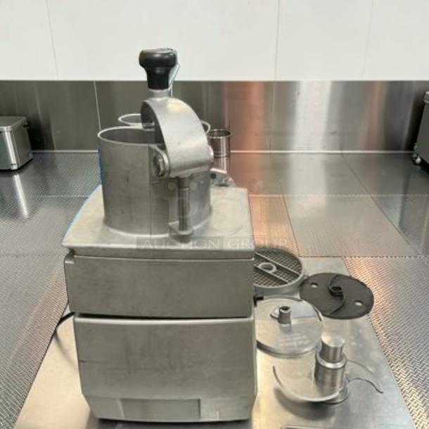 Elite Robot Coupe R702VV commercial food processor, 7.5L capacity, variable speed, includes slicing/grating discs, fully operational.