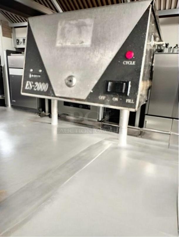 Exceptional condition CMA Ecolab ES-2000 commercial dishmachine with heat recovery system, UL & NSF listed, fully tested.