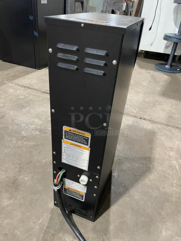 Bunn H5X commercial hot water dispenser, stainless steel, model H5X SN: HX00083812. Electric 208V, 1-phase, countertop design.