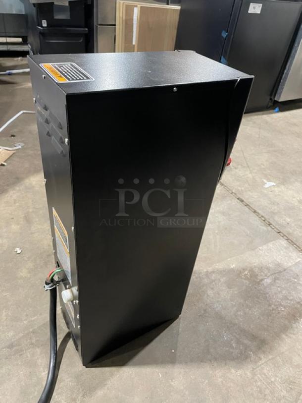 Bunn H5X Commercial Stainless Steel Hot Water Dispenser, 208V 1 Phase, Model SN HX00083812, black finish, good condition.