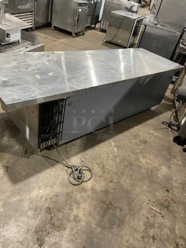 True Stainless Steel Electric Refrigerated Bain Marie Pizza Prep Table, Model TSUU4808, 115V, used condition.