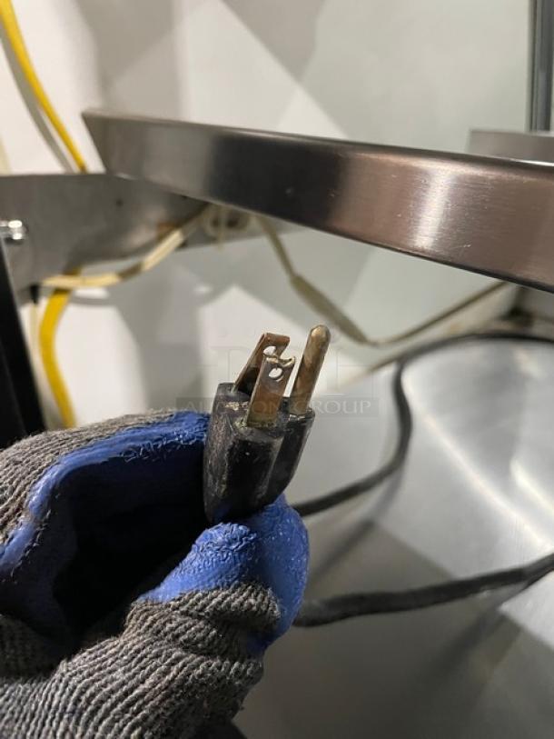 Leader Commercial Stainless Steel Refrigerated Merchandiser, Model HDL72SC, 115V, slanted glass, adjustable shelving.