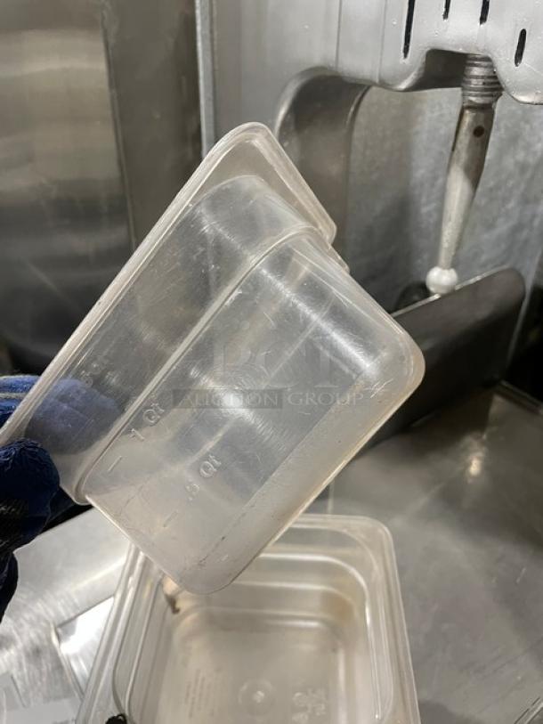 Characin clear polycarbonate 1.62 Qt food storage container, durable construction, volume markings visible, gently used.