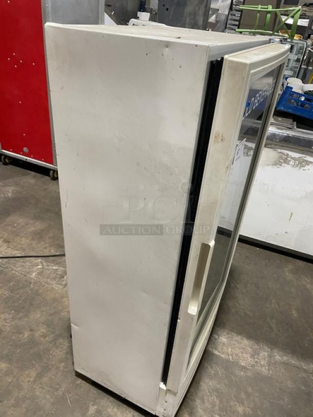 True Commercial White Single Glass Swing Door Refrigerator, Model GDM-10SSL-LD. Used condition. Serial: 8425552. 115V, 1 Phase.