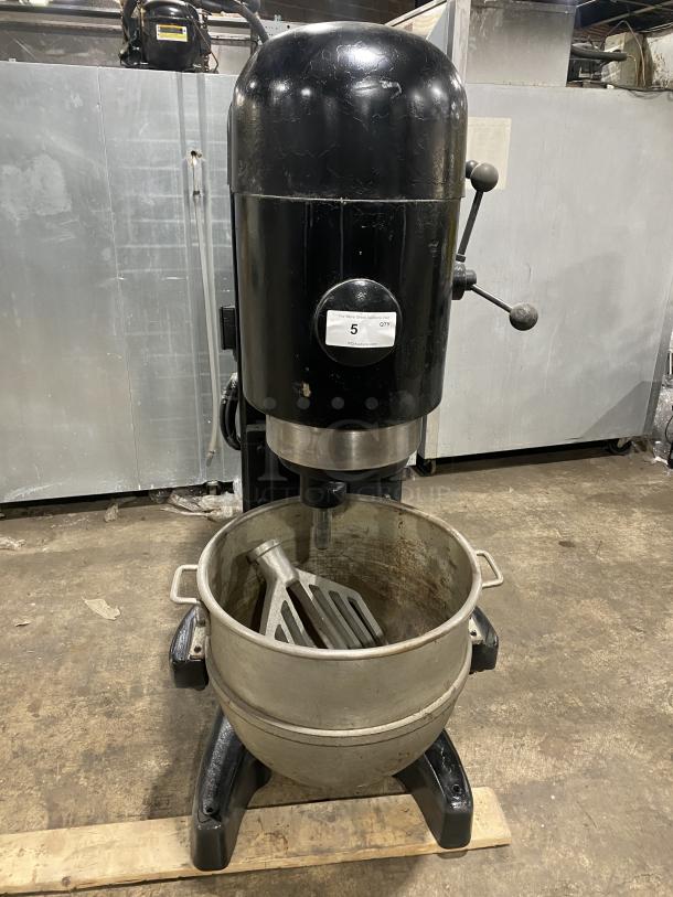 Hobart M802 commercial mixer, stainless steel, 200V, Model: M802, SN: 1317020, used condition with visible wear.
