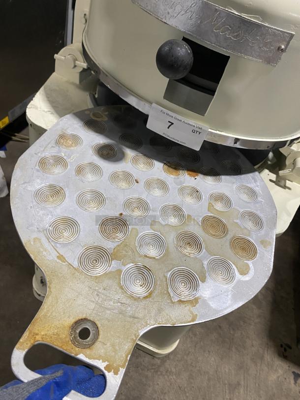 Rompa white electric dough rounder/divider with rounding plate, commercial use, working condition, visible tag with quantity "7".