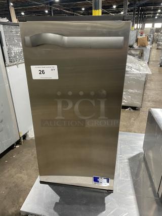 Manitowoc stainless steel undercounter ice maker, model SMS050A002, air-cooled, 115V, for indoor/outdoor use, in good condition.