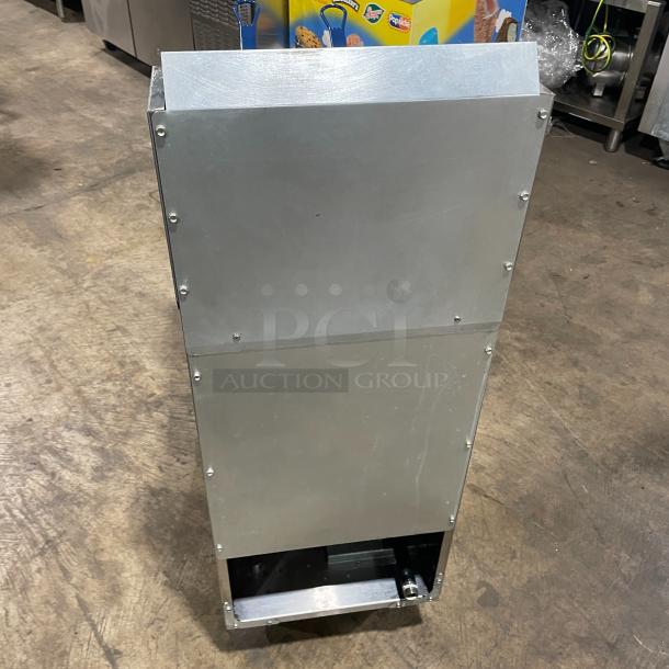 Asber commercial stainless steel gas fryer with back splash, basket hanger, fry basket, and casters. Ideal for kitchens.