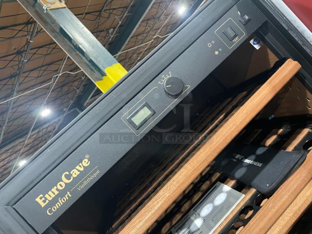 EuroCave Vieillitheque Confort V-264W wine cooler with wooden retractable shelves, model V-264W, shown in excellent condition.