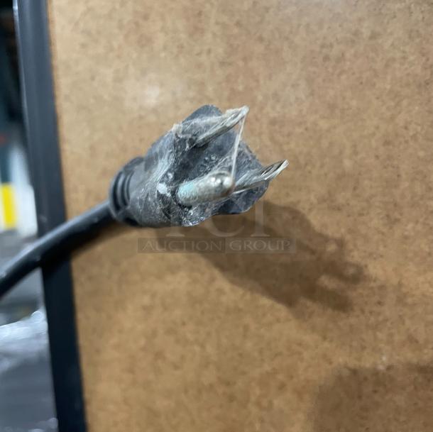 Damaged power plug of EuroCave Vieillitheque V-264W wine cooler. Replacement needed. Model: V264W, SN: 71434, 115V.