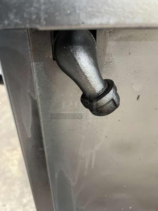 Southbend Heavy Duty Char Broiler Grill, 36-inch, with side splash guards, pictured knob detail, commercial use.