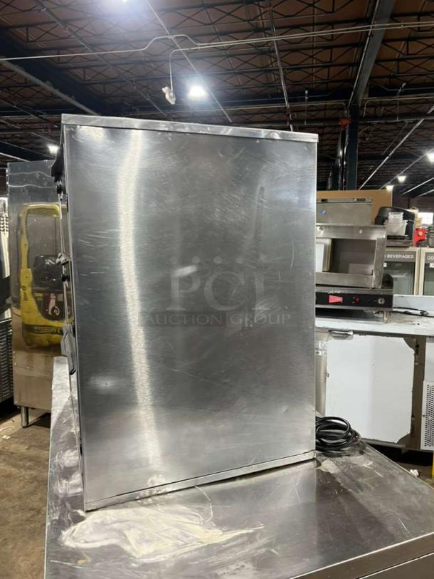 APW Wyott 3-drawer bread warmer in stainless steel, undercounter/countertop model, 115V, excellent condition.