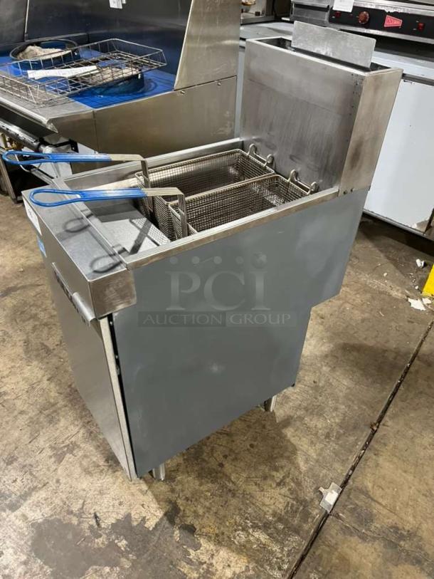Vulcan stainless steel deep fat fryer, model 1VEG35M-1, two baskets, on legs. Serial DV-1081395HB, excellent condition.