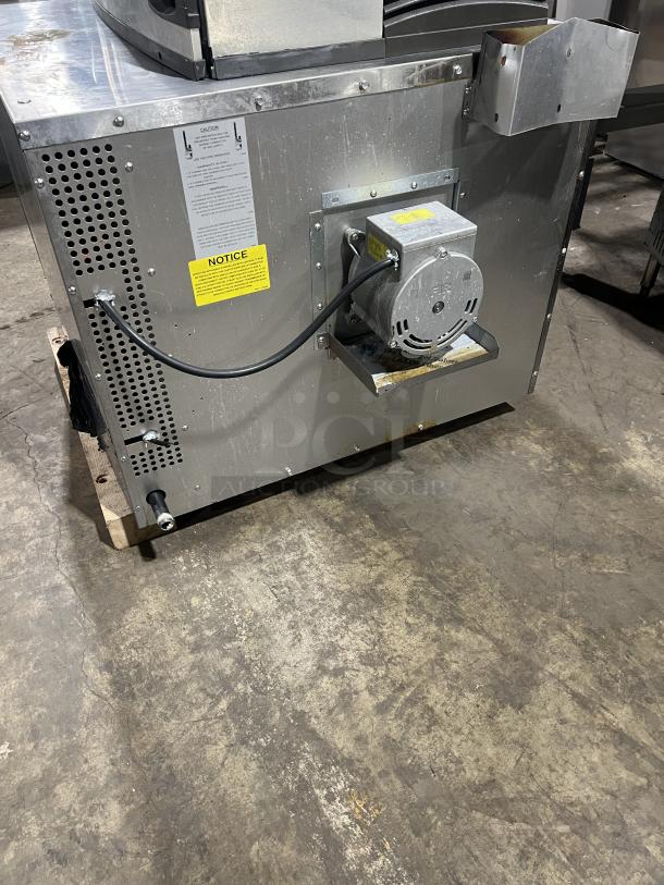 Southbend Platinum Series gas convection oven, stainless steel, single stack, commercial use, visible power unit and caution labels.