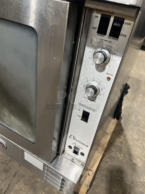 Southbend Platinum Series stainless steel gas convection oven. Features control panel with knobs and switches. Good condition.