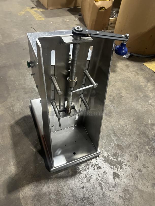 Edlund Model 625 stainless steel countertop can opener, commercial use, SN: 001793, visible control knob, good condition.