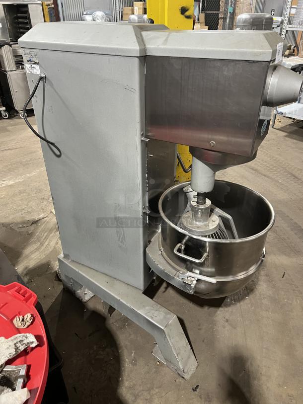 Univex SRM60+ 60 Qt Planetary Mixer with stainless steel bowl, wire whisk, 208-240V, 1 Phase, on legs, good condition.
