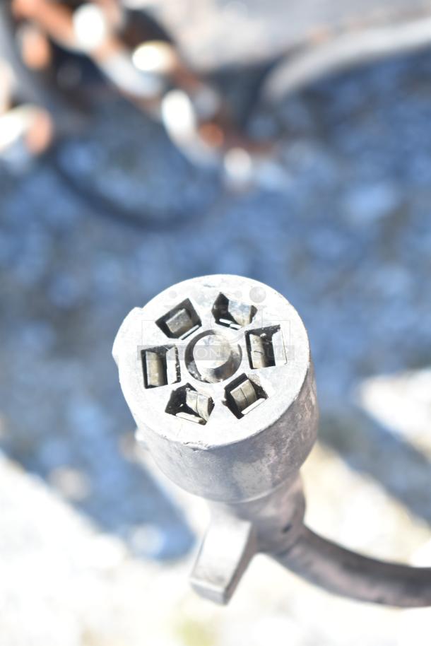 Trailer connector for 2021 Diamond Cargo 8.5' x 24' food trailer, in fair condition. VIN 53NBE2429M1089847.