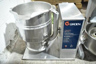 Groen TDB-20 Commercial 20 Quart Tilting Steam Kettle.