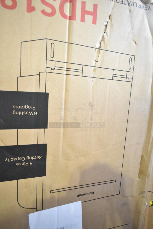 Brand new Honeywell HDS18SS 18" dishwasher in box. Features 8 place settings, 6 wash programs, stainless steel tub. Scratch and dent.