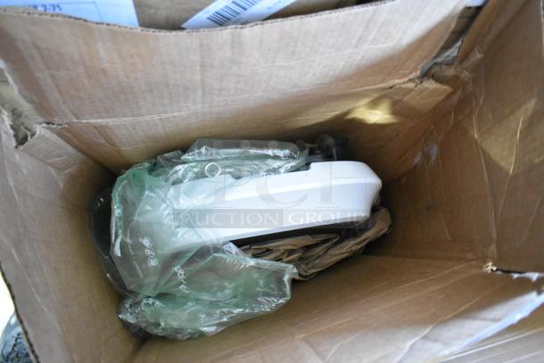 BRAND NEW SCRATCH AND DENT! LifePro WVR 1010 Vibration Plate in box, visible plastic wrap and packaging.