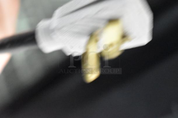 True GDM-41SL-60-HC-LD cooler, commercial 2-door, 115 volts, 1 phase. Features: durable construction, optimal refrigeration.