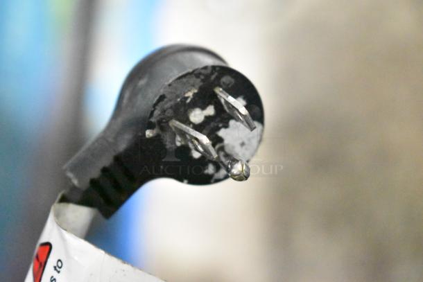 Power plug of Crane 5800-4 vending machine, 115 volts, 1 phase.