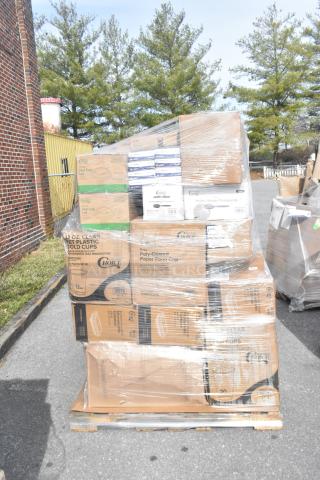 Pallet of 40 new scratch and dent items, including cold cups and food containers, assorted brands, pallet wrapped, sell multiplied by 40.