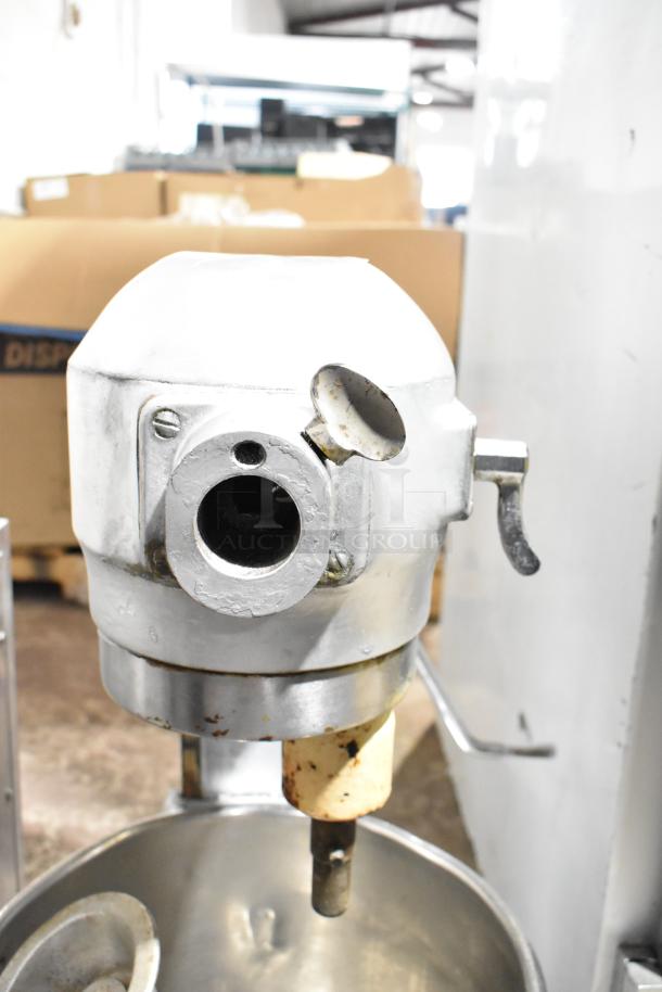 Hobart A200 20 Quart Planetary Dough Mixer with mixing bowl and dough hook. 115V, 1 Phase. Used condition.