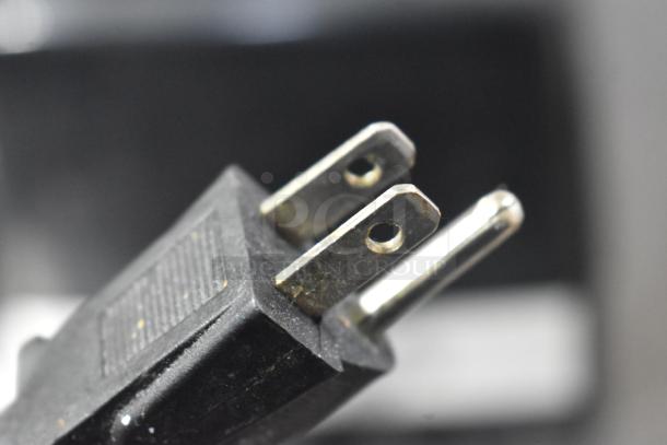 Two Vita-Mix VM0102/VM0103 blenders without lids, 120 volts, 1 phase; tested and do not power on.