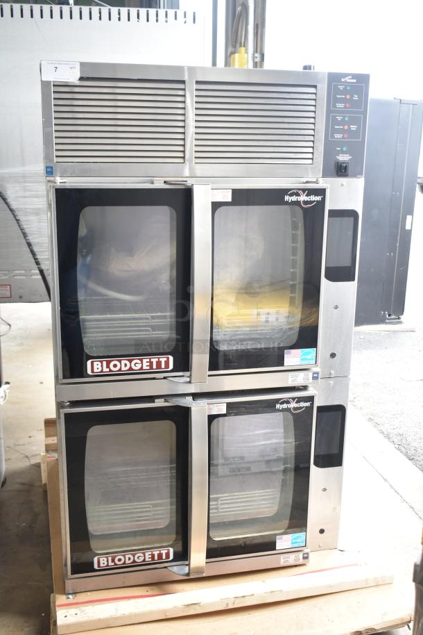 2025 Blodgett HVH-100E HydroVection oven, new condition, with hood, 208V, 3 phase, visible brand logo.