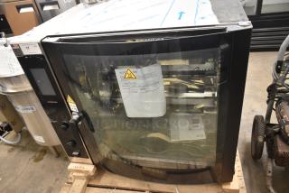 BRAND NEW 2022 Alto Shaam AR-7T electric rotisserie oven, 7 spits, 380-415V, 1 phase, scratch and dent condition.