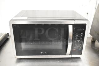 Magic Chef HMM1611ST2 1.6 cu. ft. stainless steel countertop microwave, keypad controls, 120V, with plate, good condition.