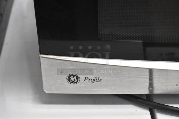 General Electric GE Profile PEM31SM4SS Microwave, stainless steel finish, 120V, 1 phase, includes plate.