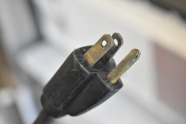 Bunn G3 HD Commercial Coffee Grinder, countertop model, 120V, 1 phase, includes three-prong plug.