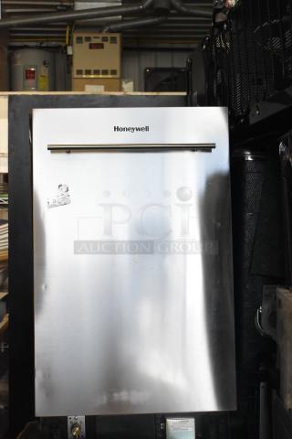 2025 Honeywell HDS18SS 18-inch dishwasher, stainless steel, features 8 place settings, 6 programs, slight scratches.