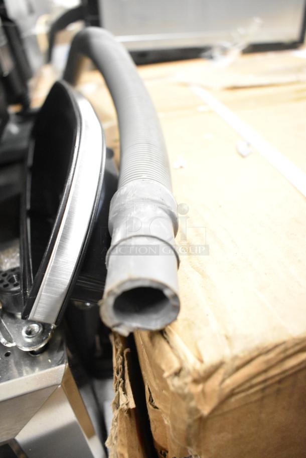 BRAND NEW SCRATCH AND DENT! 2025 Honeywell HDS18SS dishwasher, stainless steel tub, 8 place settings, 6 programs, visible hose.