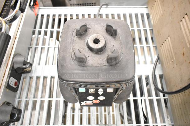 Waring MX1100XTX blender base, 120V, with control panel. Slight wear, used condition.