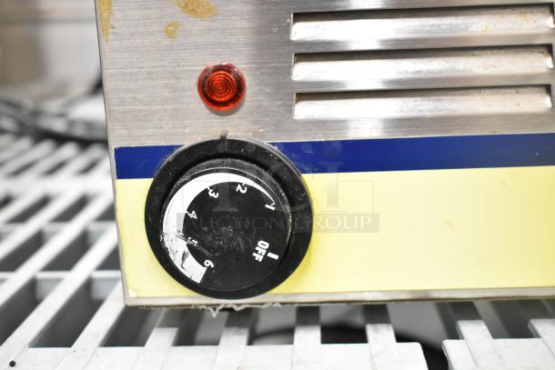 Adcraft RDFW-1200NP countertop food warmer. Features adjustable temperature dial. Visible wear, 120V, 1 Phase.