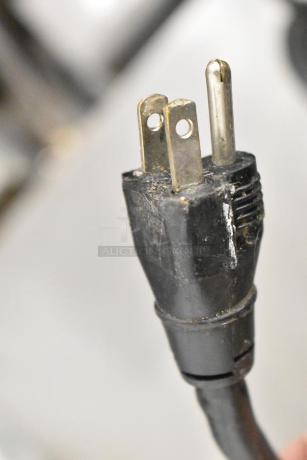 Power plug of the Star SGT14 Commercial Panini Press. 120 Volts, 1 Phase. Auction item detail.