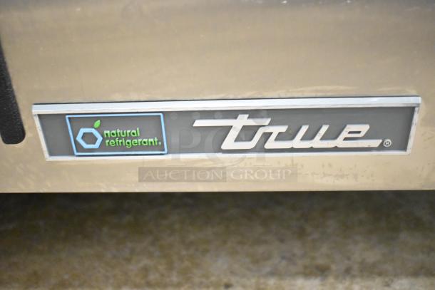 True TRCB-48-HC Chef Base label with natural refrigerant marking, signifying eco-friendly refrigeration.