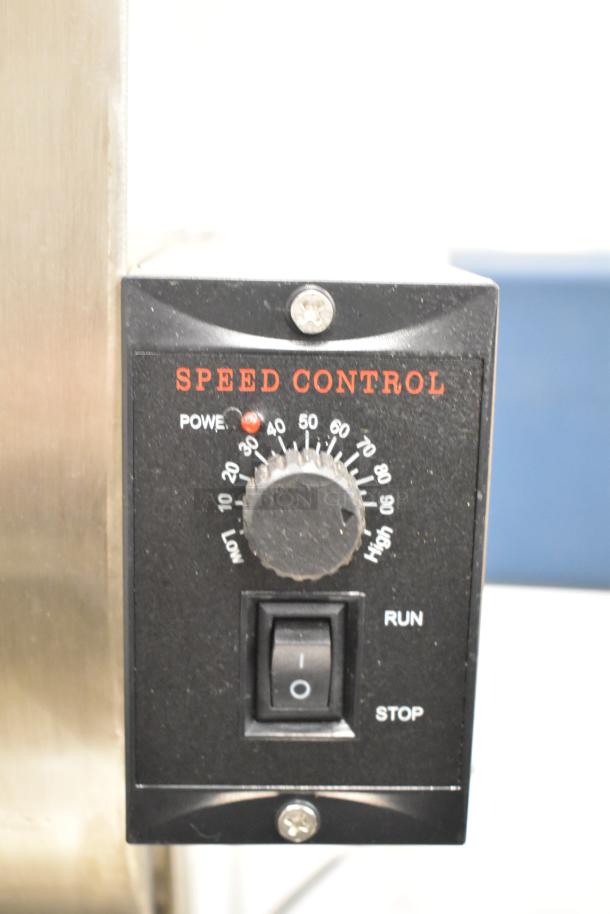 G1WG Countertop Quantitative Filling Machine speed control dial, featuring power, run/stop switch, and food pedal.