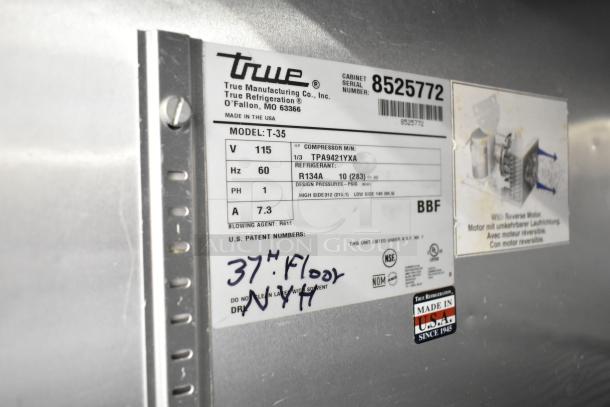 True T-35 Commercial 2 Door Reach In Cooler label, 115V, 1 Phase, details: compressor, refrigerant, serial 8525772.