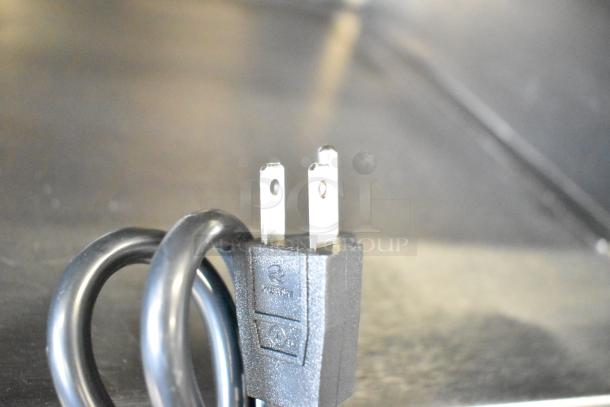 Alt Text: Close-up of Avantco CMA2B coffee maker power plug.