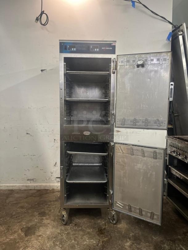 ALTO-SHAAM 1000-UP Halo Heat® mobile heated cabinet, full height, insulated, 8-pan capacity, open doors, 120V.