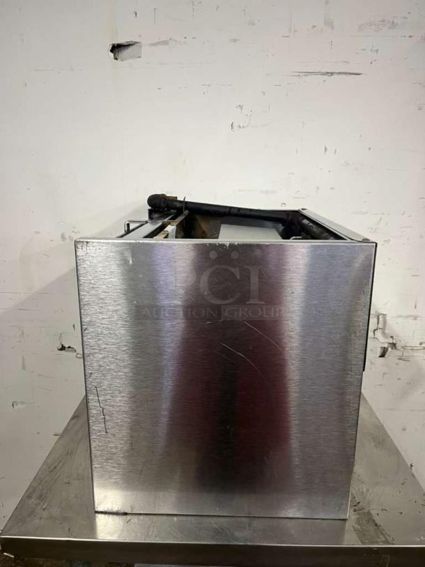 JADE Range JCM-24 24-inch gas cheesemelter, wall mount, infrared burners, 20000 BTU, stainless steel, good condition.