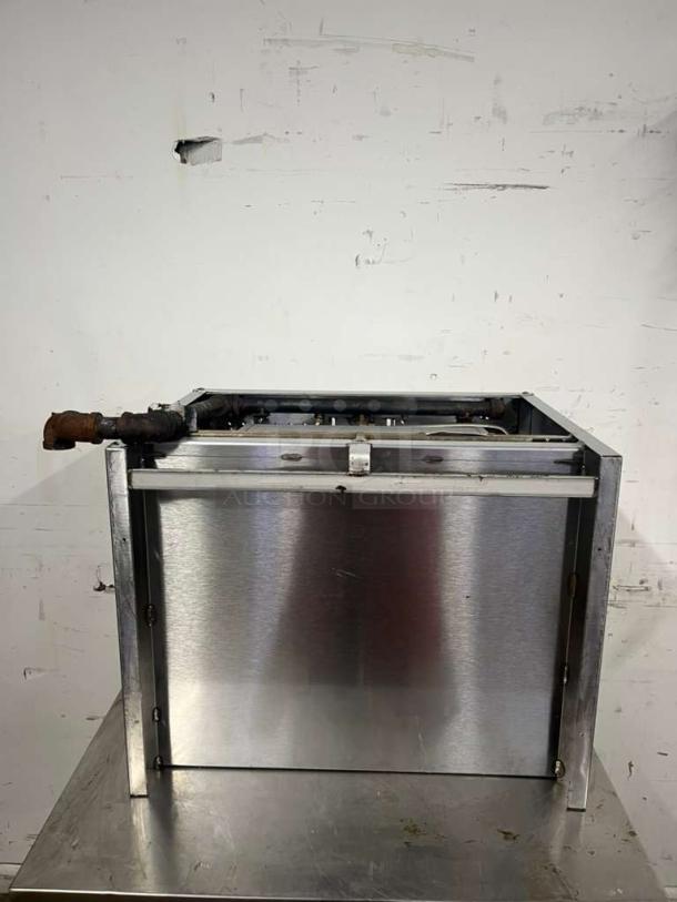 JADE Range JCM-24 24-inch gas cheesemelter, wall-mounted, infrared burners, 20,000 BTU, stainless steel, good condition.