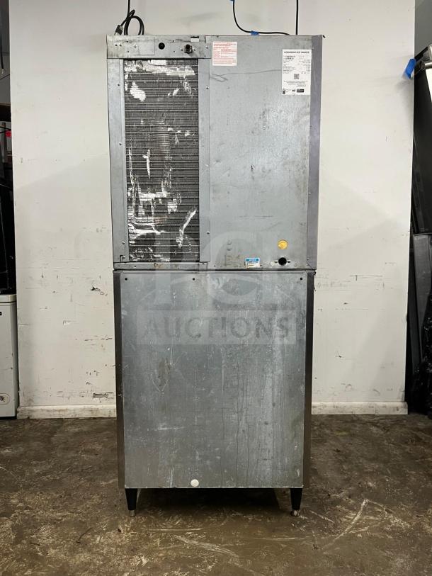 Hoshizaki KM-901MAJ ice machine with stainless steel finish, 30" wide, air-cooled, 950 lb/day production, 500 lb storage.