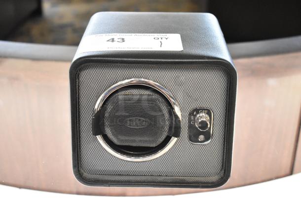 Wolf Windsor M2.5 Single Winder 4524029, leather finish, excellent condition. Label indicates auction lot 43.